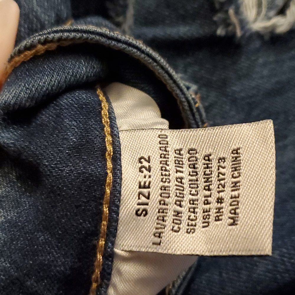 Blue Jeans - Picture 3 of 4